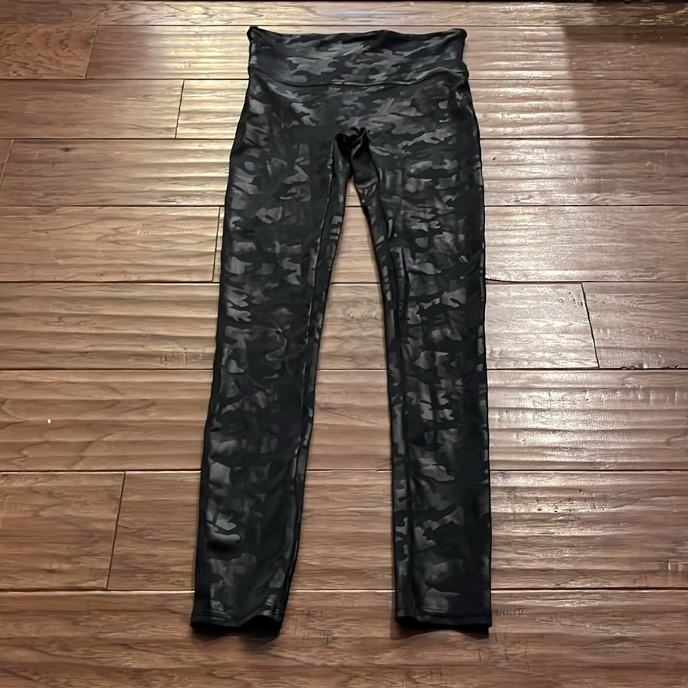 SPANX Faux Leather Black Camo Leggings Size M